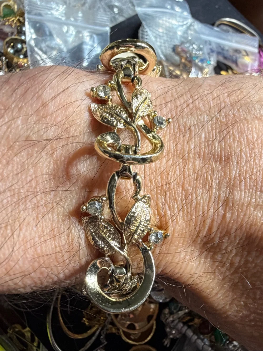 Vintage Gold Tone Leaf Rhinestone Bracelet